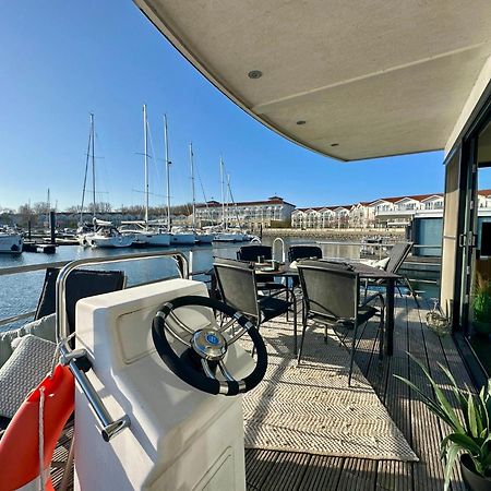 Exklusives Ostsee-Hausboot, Kueche Mit Spueler, Tv, Grosse Sonnenterrasse, 3X Kostenfreie Kfz-Parkplaetze, Klimaanlage, Bis Zu 6 Personen, 2X Baeder, Waschmaschine Boltenhagen  Exterior photo
